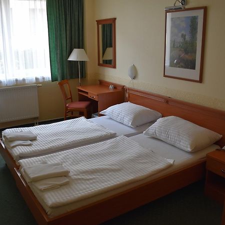 Paprika Panzio Bed and Breakfast Hegyeshalom Exteriör bild