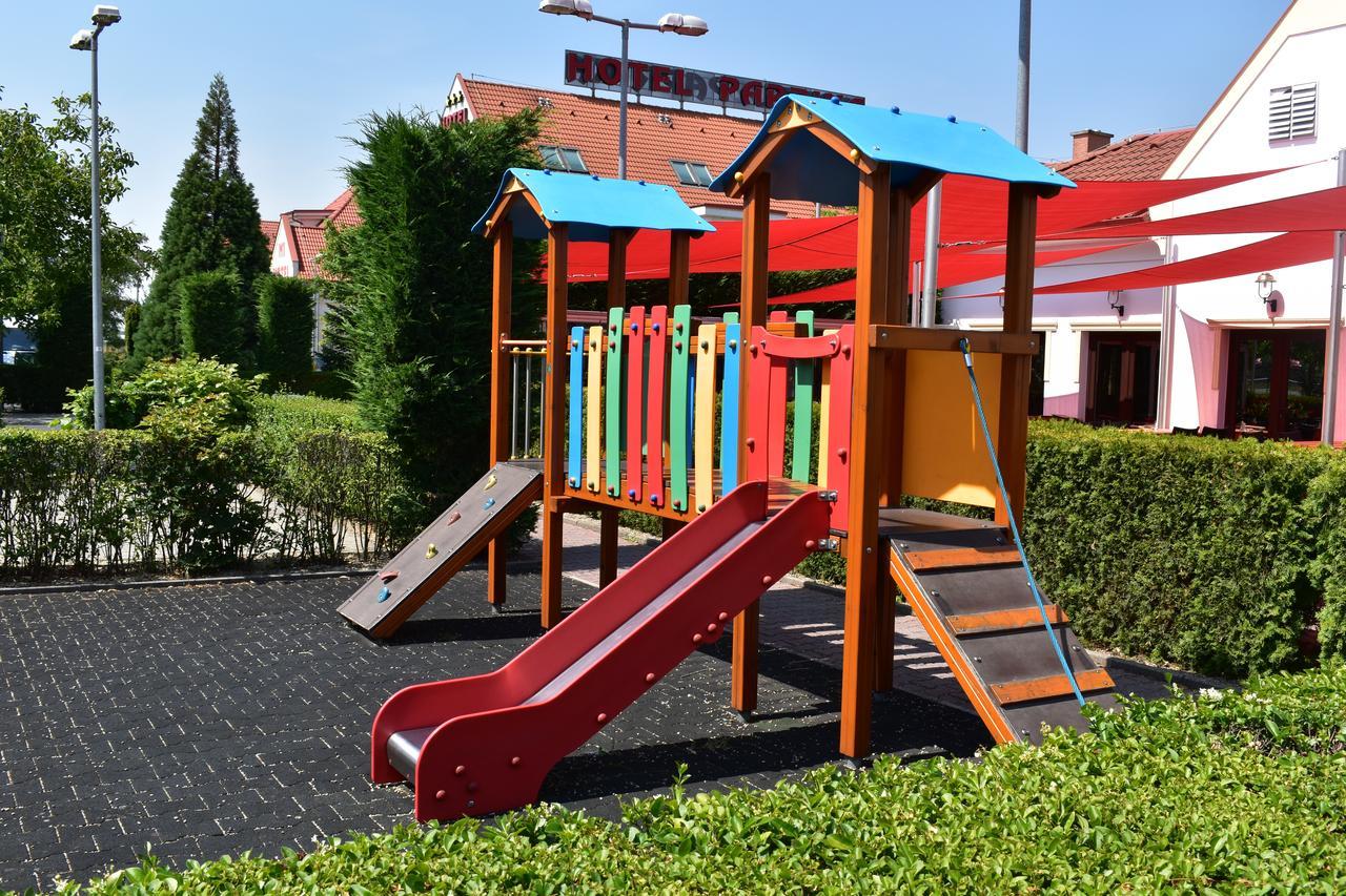 Paprika Panzio Bed and Breakfast Hegyeshalom Exteriör bild